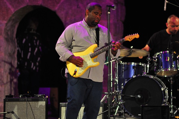 California All Star Blues Band at Zouk Mikael